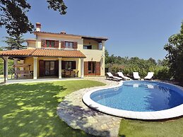 Holiday Home in Medulin With Pool