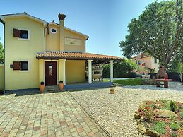 Holiday Home in Medulin With Pool