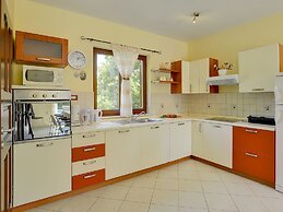 Holiday Home in Medulin With Pool