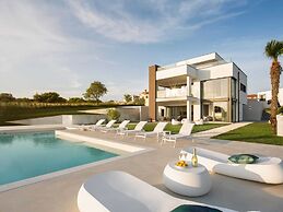 Villa in Pula With Pool and Sauna