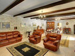 Holiday Home in Rojnici With Pool