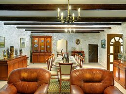 Holiday Home in Rojnici With Pool