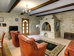 Holiday Home in Rojnici With Pool