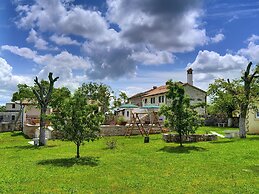 Holiday Home in Rojnici With Pool