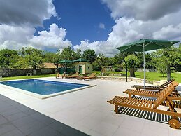 Holiday Home in Rojnici With Pool