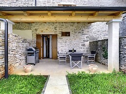 Holiday Home in Rojnici With Pool