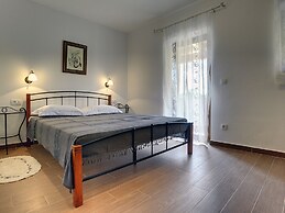 Holiday Home in Rojnici With Pool