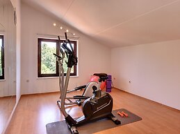 Villa in Medulin With Garden, Private Pool and Sauna Near the Center