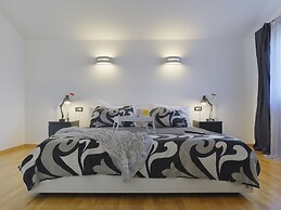 Modern Villa in Pula With Pool and Parking