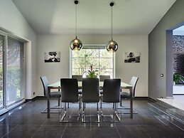 Modern Villa in Pula With Pool and Parking