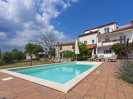 Holiday House With Private Pool and Balcony