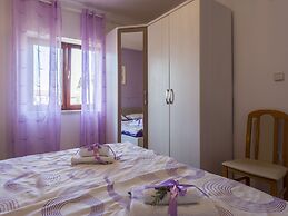 Holiday House With Private Pool and Balcony