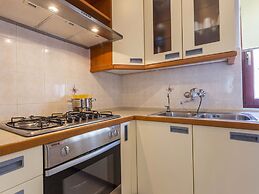 Holiday House With Private Pool and Balcony