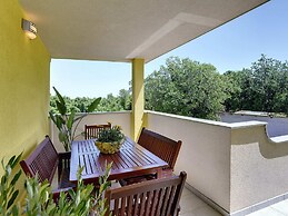 Apartment With Modern Decor and Spacious Garden, 3 km From the Beach