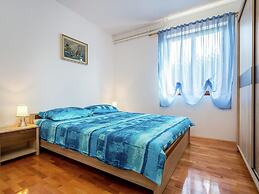 Detached 6 Bedroom House with Private Pool near Ližnjan