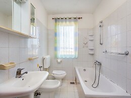 Detached 6 Bedroom House with Private Pool near Ližnjan