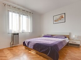 Detached 6 Bedroom House with Private Pool near Ližnjan