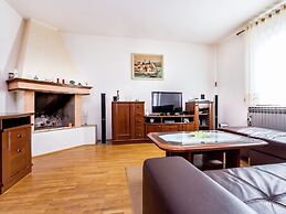 Detached 6 Bedroom House with Private Pool near Ližnjan