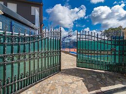 Villa in Pula With Swimming Pool