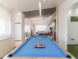 Villa in Pula With Swimming Pool