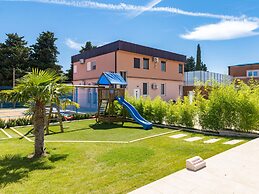 Villa in Pula With Swimming Pool