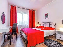 Modern Apartment in Pula With Balcony