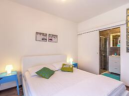 Modern Apartment in Pula With Balcony