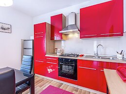 Modern Apartment in Pula With Balcony