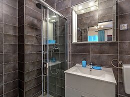 Modern Apartment in Pula With Balcony