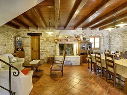 Holiday Home in Valtura With Swimming Pool