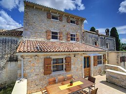 Holiday Home in Valtura With Swimming Pool