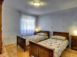 Holiday Home in Valtura With Swimming Pool