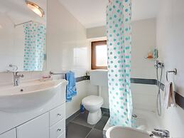 Holiday Home with Private Terrace in Center of Medulin near Beach