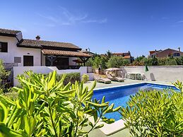 Holiday Home With Swimming Pool, Near the Center