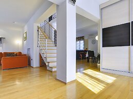 Modern Holiday Home With Swimming Pool, Terrace With Bbq, Near the Cen