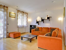 Modern Holiday Home With Swimming Pool, Terrace With Bbq, Near the Cen