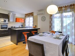 Modern Holiday Home With Swimming Pool, Terrace With Bbq, Near the Cen