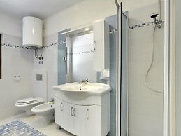 Spacious Villa With Pool in Lupoglav