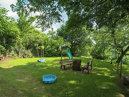 Spacious Villa With Pool in Lupoglav