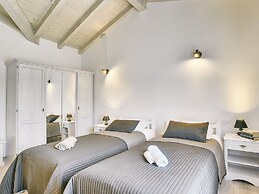 Modern Villa in Pula With Garden