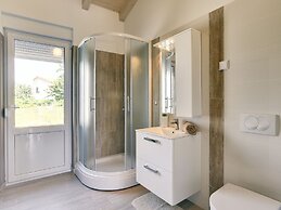 Modern Villa in Pula With Garden