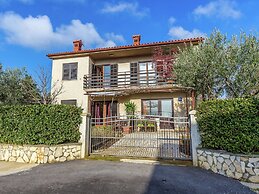 Inviting Apartment in Vinkuran near Sea