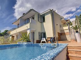 Villa in Pula With Private Swimming Pool