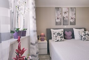 Modern Villa With Pool and Parasol in Pula