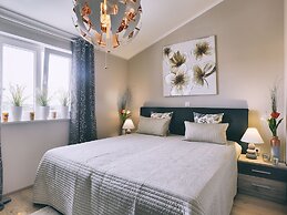 Modern Villa With Pool and Parasol in Pula