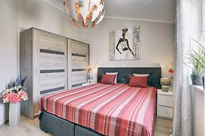 Modern Villa With Pool and Parasol in Pula