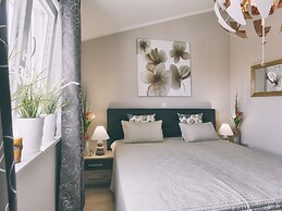 Modern Villa With Pool and Parasol in Pula