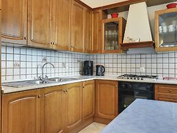 Holiday House for 14 Persons with Private Pool near Beach & Pula