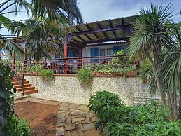 Holiday House for 14 Persons with Private Pool near Beach & Pula