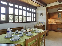 Holiday House for 14 Persons with Private Pool near Beach & Pula